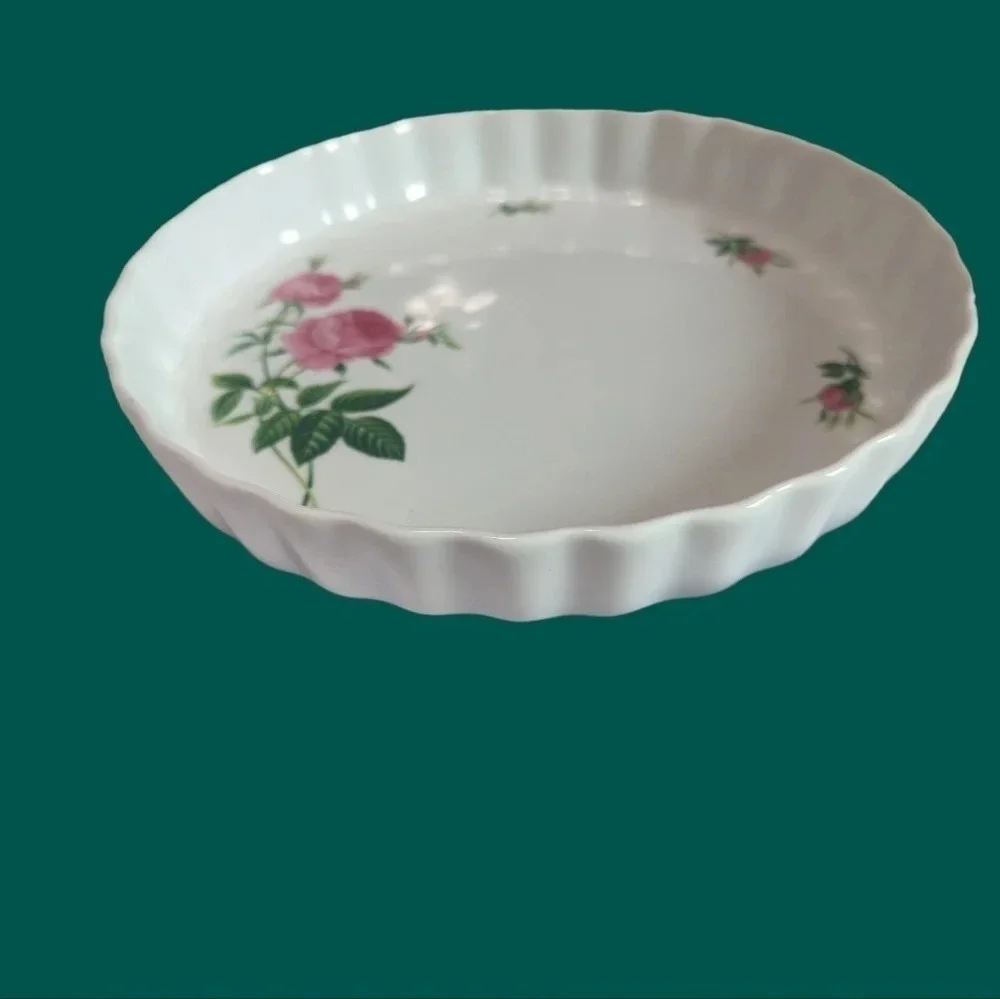 Vtg christineholm 9.5 ceramic quiche white & pink